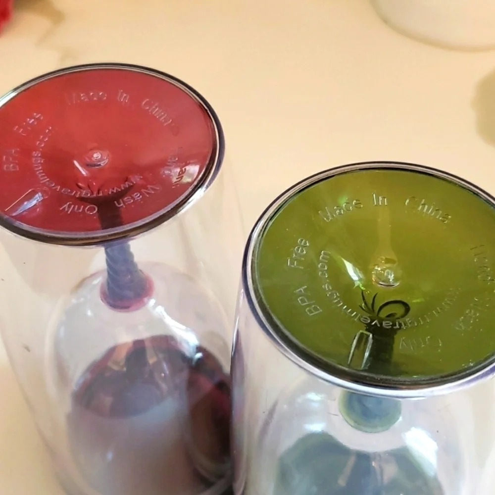 NWOT Wine Tumbler Set Insulated Double Wall Acrylic Spill-Resistant Lid